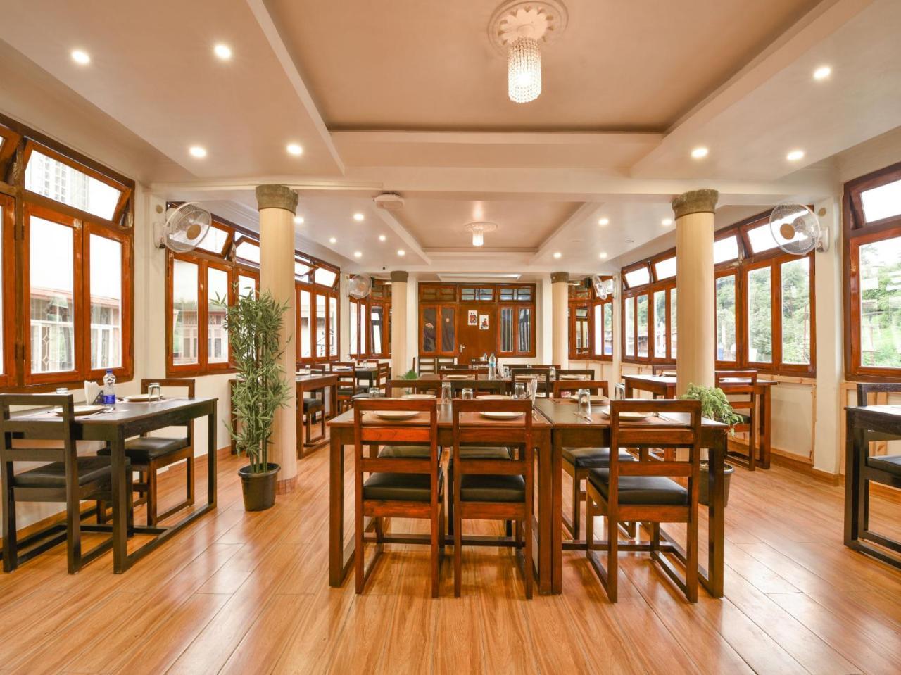 Hotel Indiana Shillong Dış mekan fotoğraf